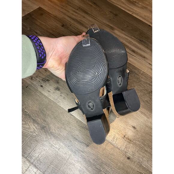 Sofft Milan 8.5 M Perforated Leather Sandals Stacked Heel Ankle Cuff Side Zip - Picture 5 of 8